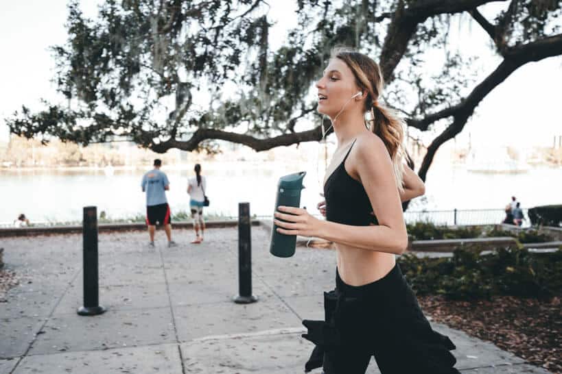 Claves para una hidratación y alimentación saludable antes y después de entrenar