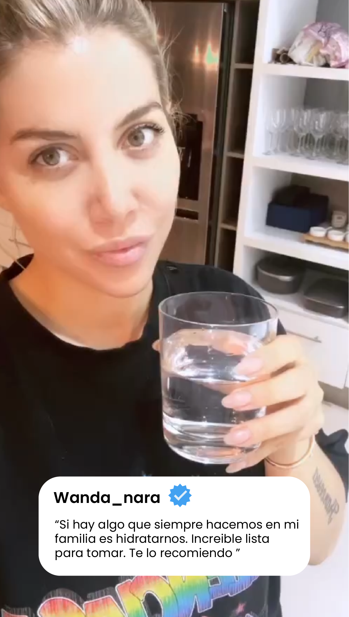 Wanda_nara usa HIDROLIT Argentina — Empresaria · Conductora